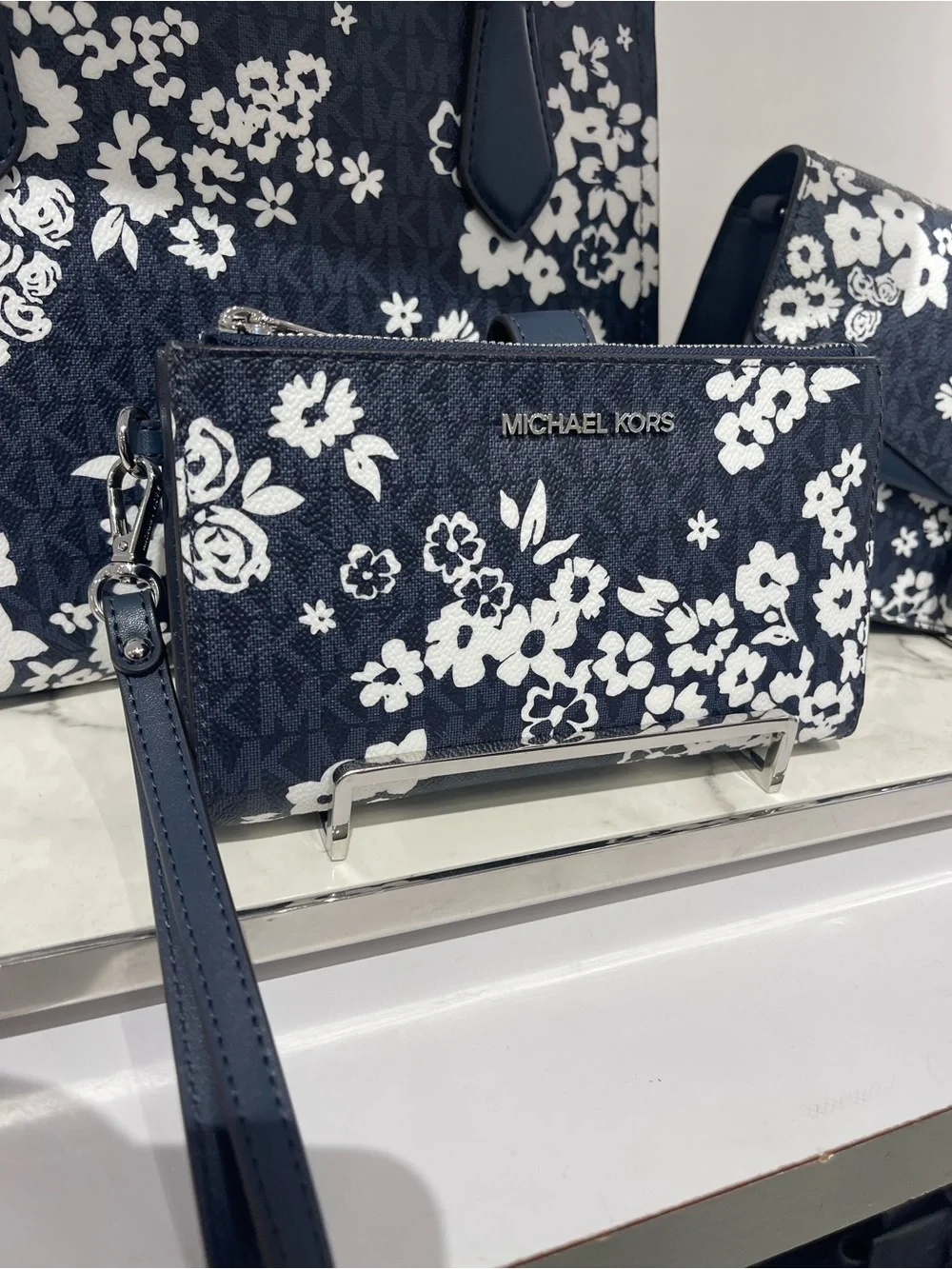 MICHAEL KORS Jet Set Travel Lg Double Zip Printed Signature Logo Wristlet Wallet